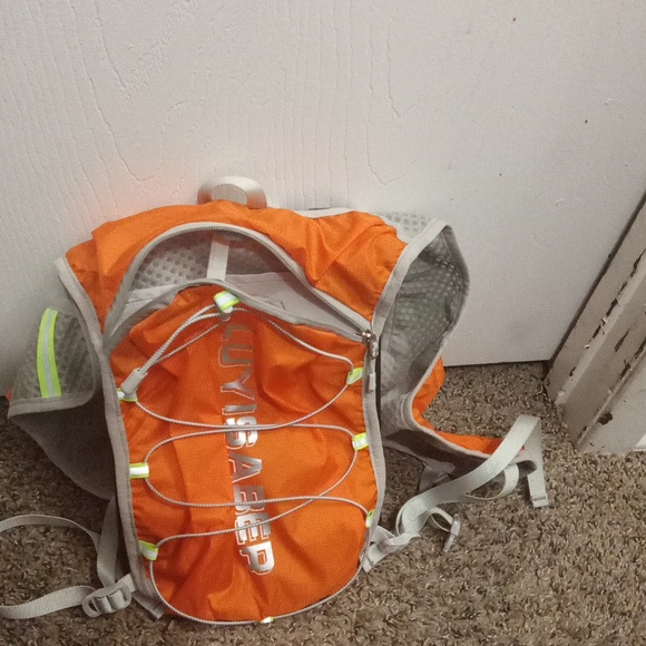 Runner Vest/Backpack - Picture 4 of 4
